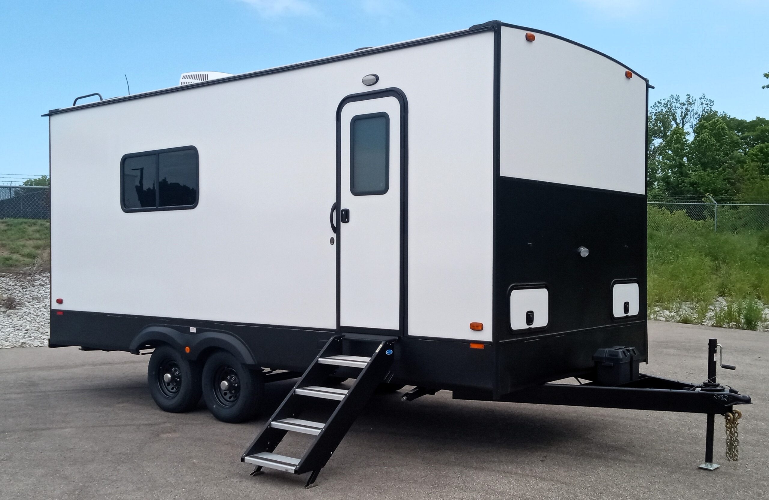 20' Mobile Office Trailer w/ Bathroom, Heat/AC | MO Great Dane / Total ...