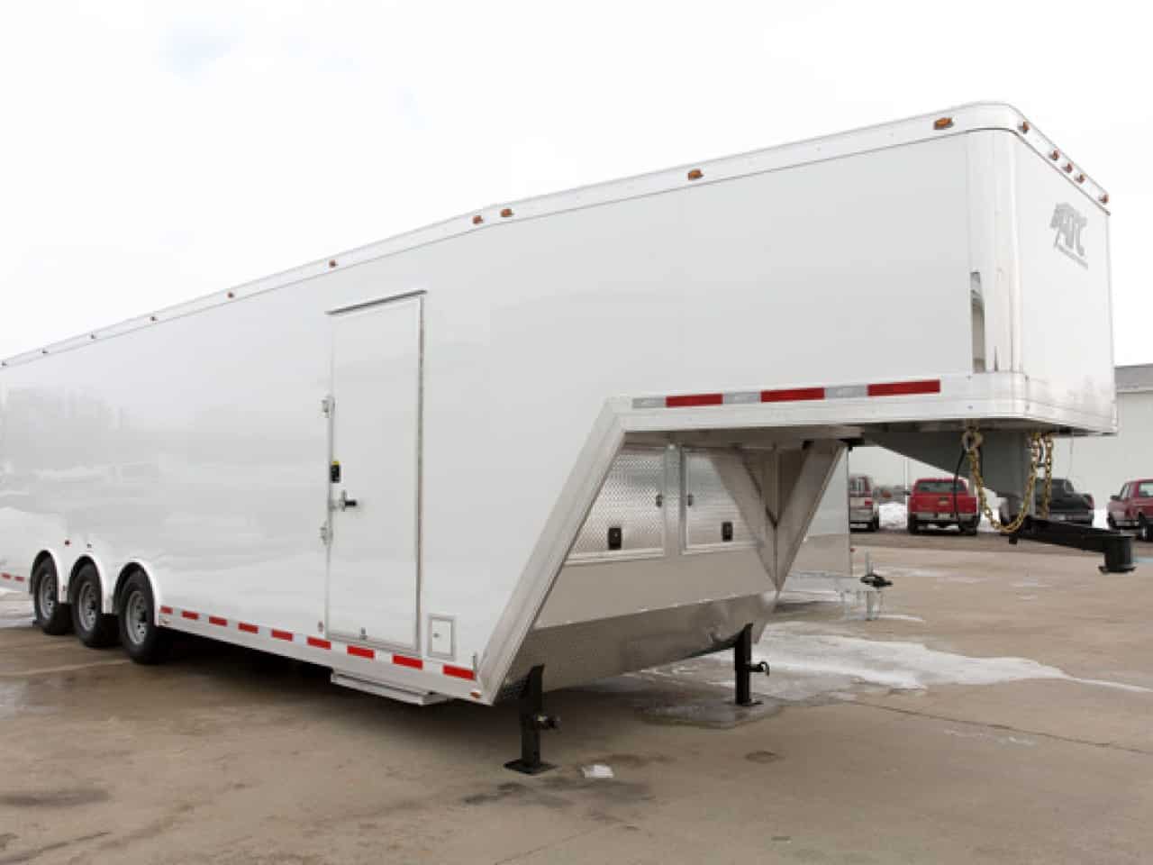 36 ft Enclosed Gooseneck Trailer - Get a Quote | MO Great Dane / Total ...