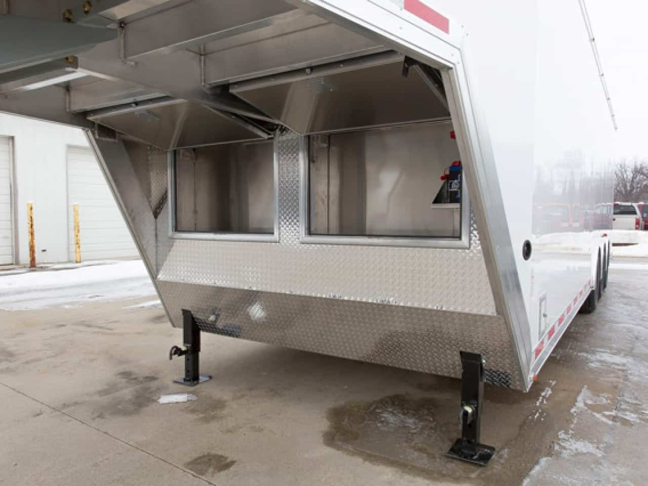 36 ft Enclosed Gooseneck Trailer - Get a Quote | MO Great Dane / Total ...