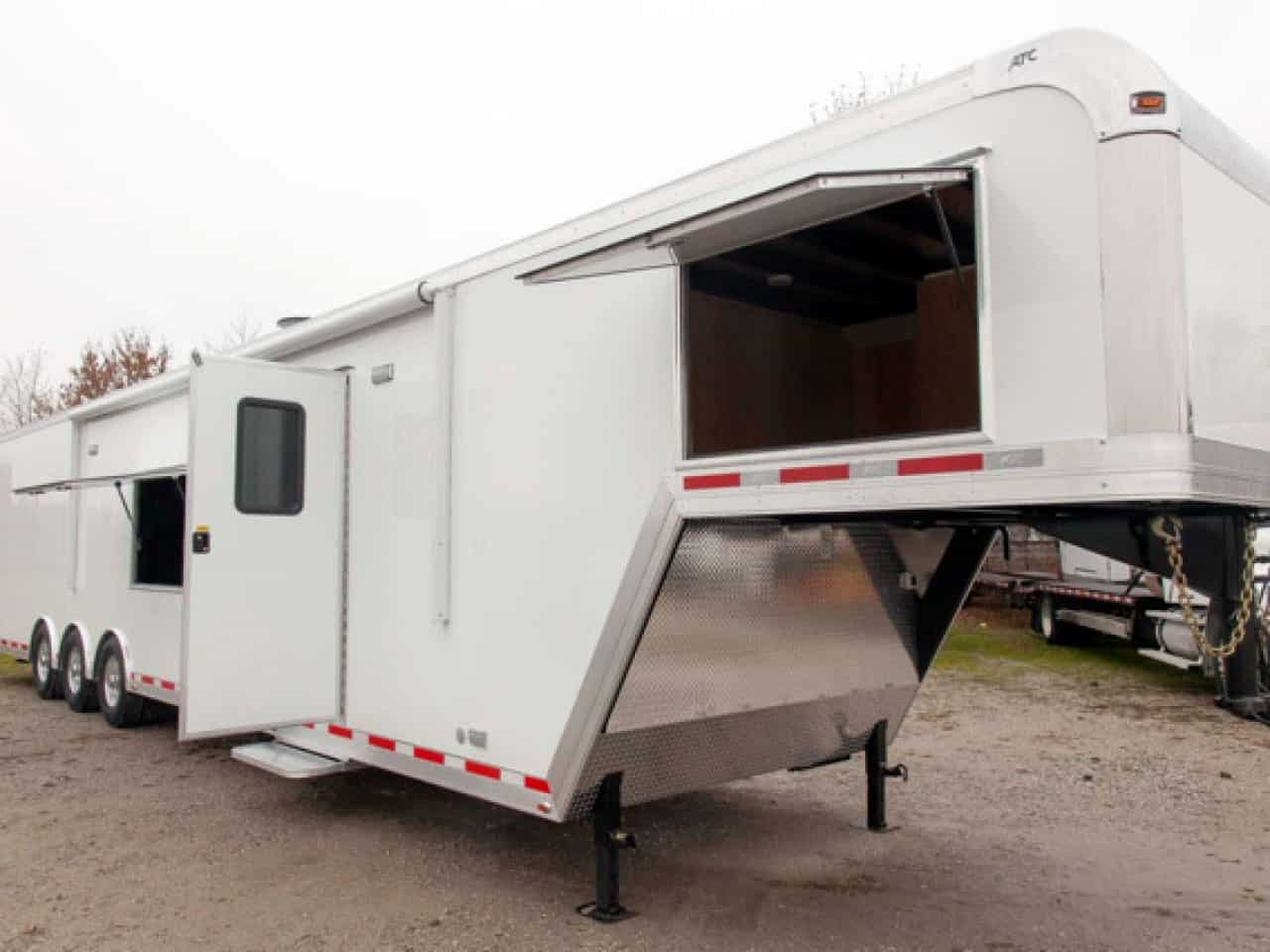 44 ft travel trailers
