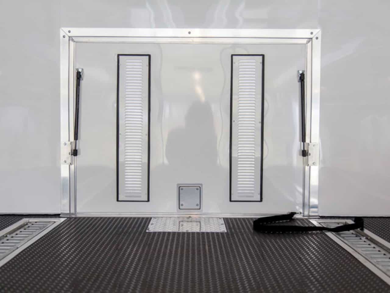 48 ft Enclosed Gooseneck Trailer Air Ride MO Great Dane